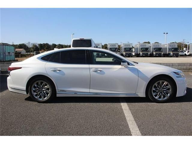TOYOTA LEXUS LS500H 4WD 2017 Image 31