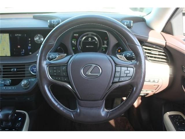 TOYOTA LEXUS LS500H 4WD 2017 Image 31