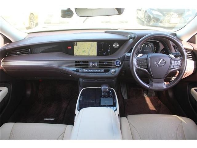 TOYOTA LEXUS LS500H 4WD 2017 Image 31