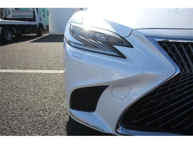 TOYOTA LEXUS LS500H 4WD 2017 Image 31