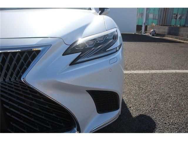 TOYOTA LEXUS LS500H 4WD 2017 Image 31