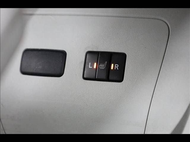 TOYOTA PRIUS 2013 Image 31