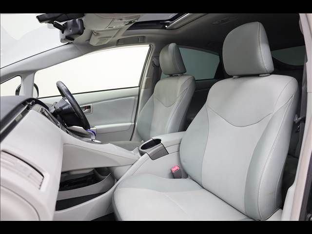 TOYOTA PRIUS 2013 Image 31