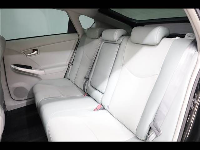 TOYOTA PRIUS 2013 Image 31