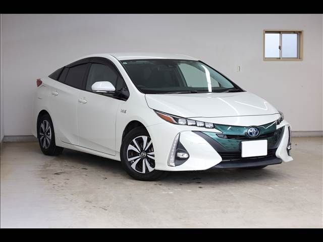TOYOTA PRIUS PHV 2019 Image 31