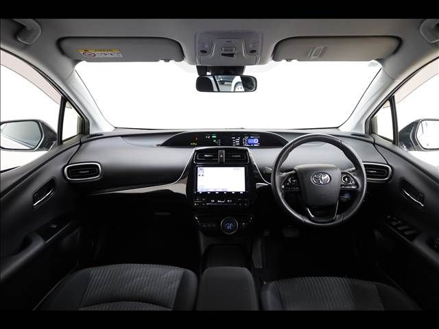 TOYOTA PRIUS PHV 2019 Image 31