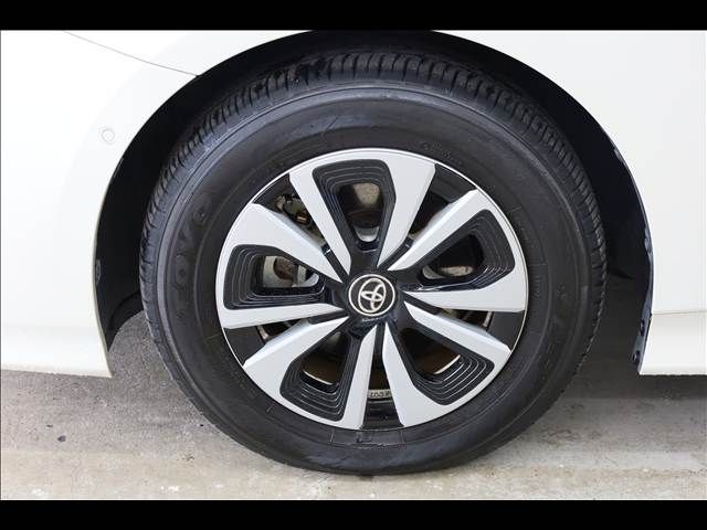 TOYOTA PRIUS PHV 2019 Image 31