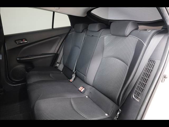 TOYOTA PRIUS PHV 2019 Image 31