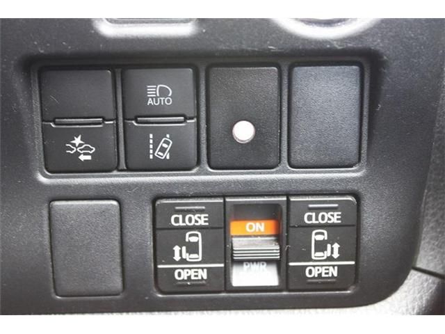 TOYOTA NOAH 2018 Image 31