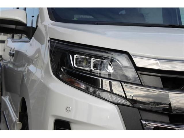 TOYOTA NOAH 2018 Image 31