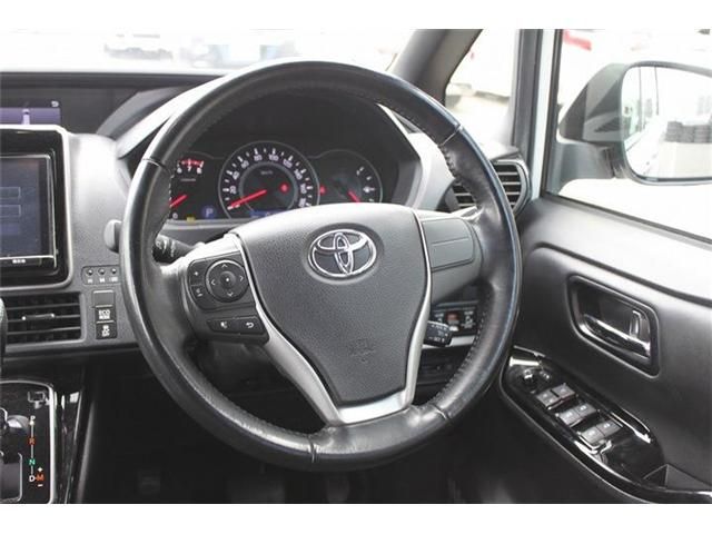 TOYOTA NOAH 2018 Image 31