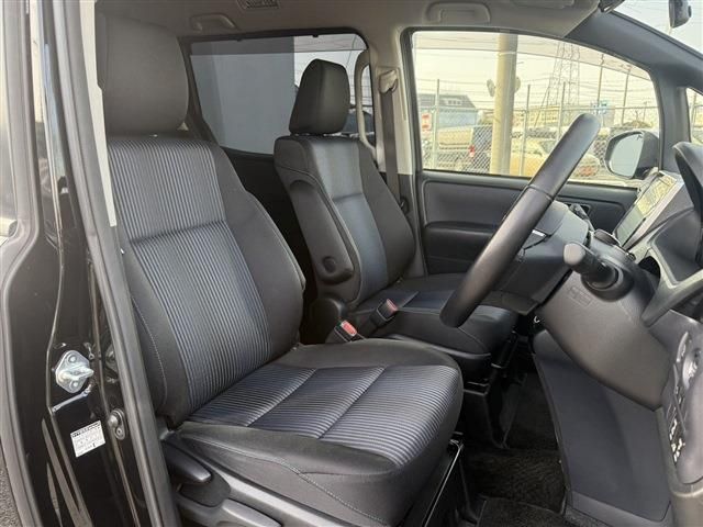 TOYOTA VOXY 2016 Image 31