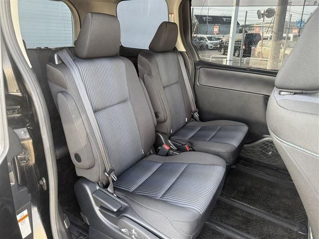 TOYOTA VOXY 2016 Image 31