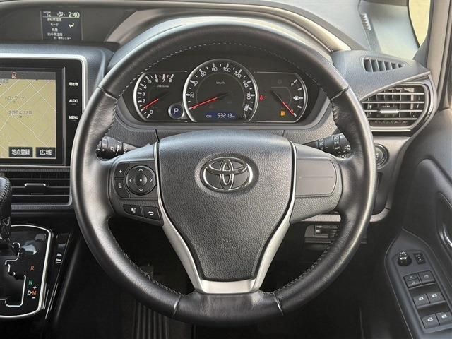 TOYOTA VOXY 2016 Image 31