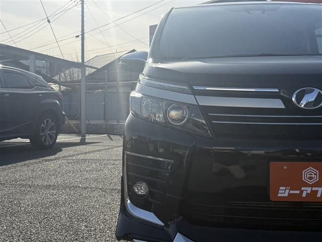 TOYOTA VOXY 2016 Image 31