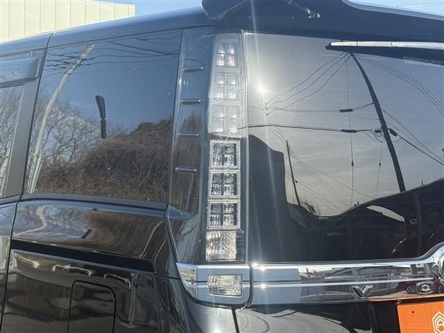 TOYOTA VOXY 2016 Image 31