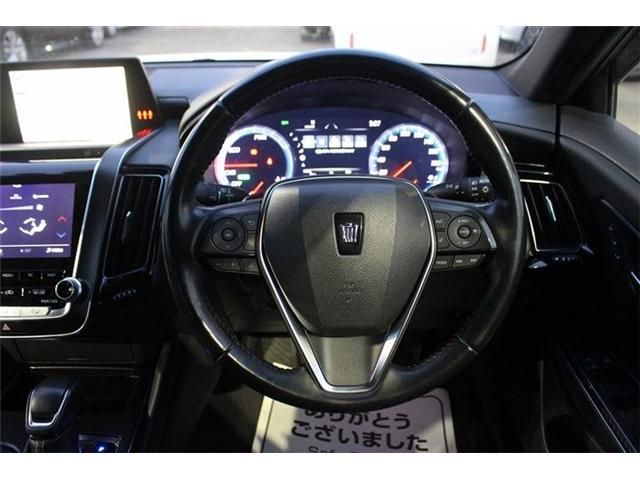 TOYOTA CROWN SEDAN HYBRID 2018 Image 31