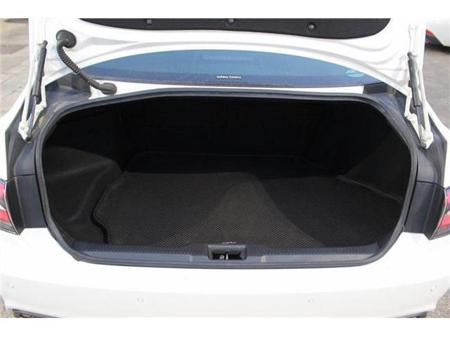 TOYOTA CROWN SEDAN HYBRID 2018 Image 31