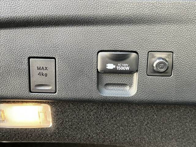 TOYOTA PRIUS 2017 Image 31