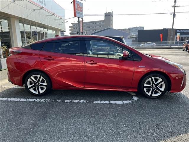 TOYOTA PRIUS 2017 Image 31
