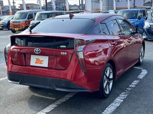 TOYOTA PRIUS 2017 Image 31