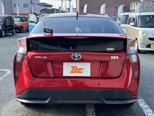TOYOTA PRIUS 2017 Image 31