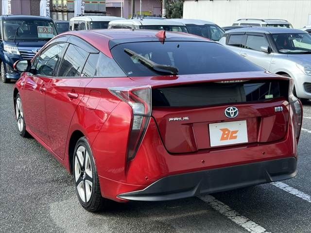 TOYOTA PRIUS 2017 Image 31