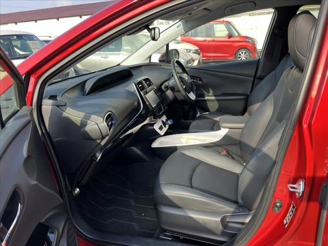 TOYOTA PRIUS 2017 Image 31