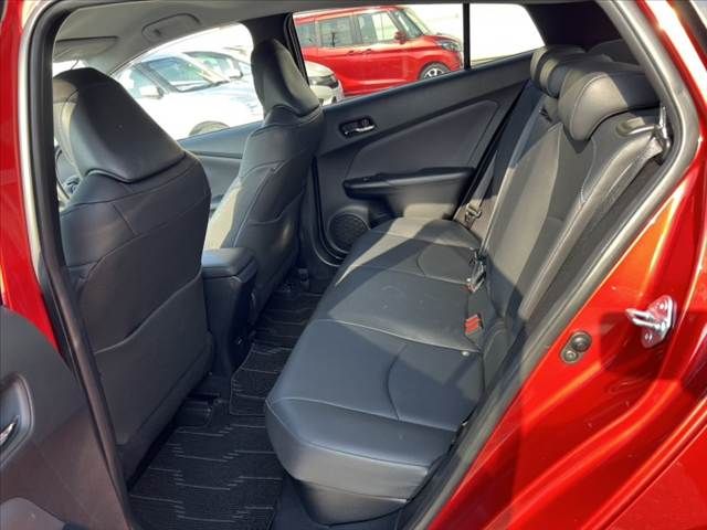 TOYOTA PRIUS 2017 Image 31