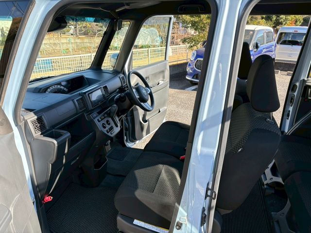 DAIHATSU WAKE 2017 Image 31