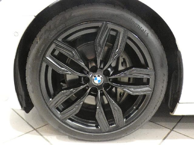 BMW 7SERIES 2016 Image 31