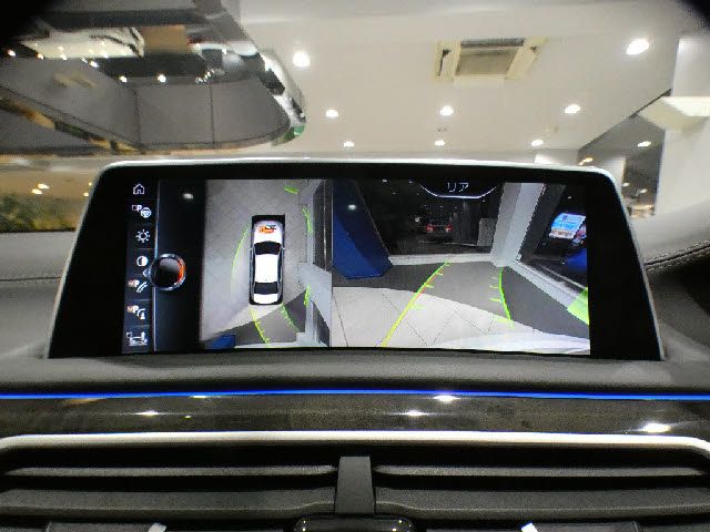 BMW 7SERIES 2016 Image 31