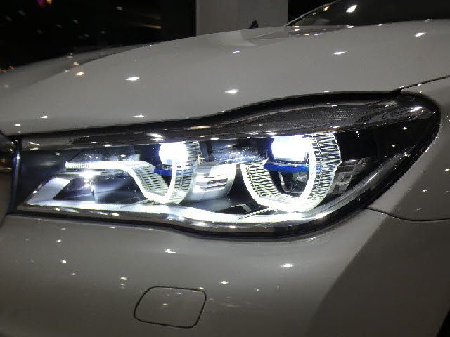 BMW 7SERIES 2016 Image 31