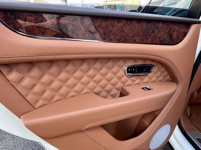 BENTLEY BENTLEY 2022 Image 31