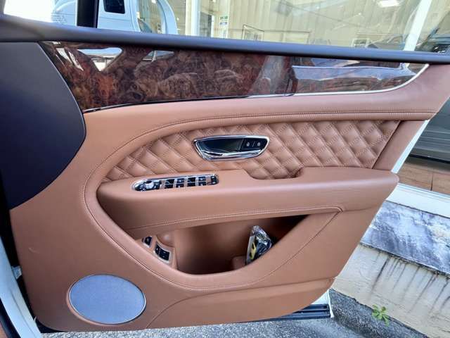 BENTLEY BENTLEY 2022 Image 31