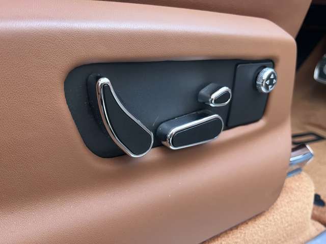 BENTLEY BENTLEY 2022 Image 31