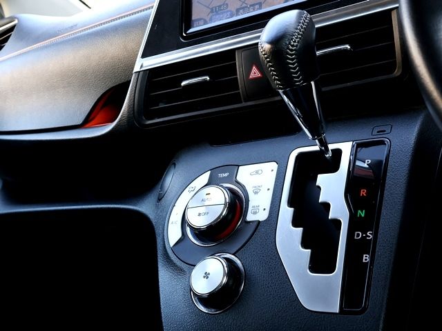 TOYOTA SIENTA 2017 Image 31