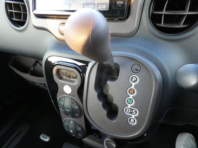 TOYOTA PORTE 2014 Image 31