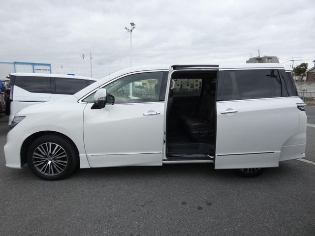 NISSAN ELGRAND 2023 Image 31
