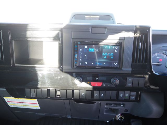 ISUZU ELF 2024 Image 31