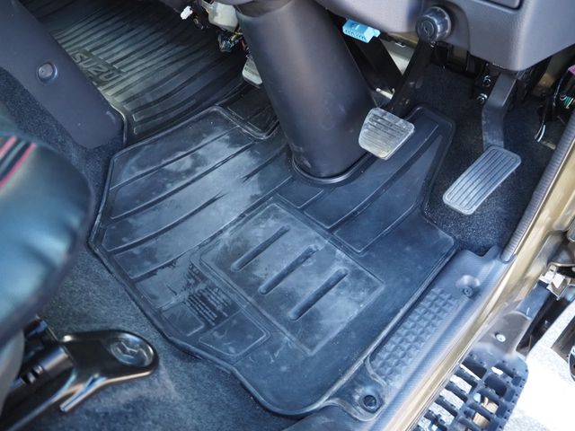 ISUZU ELF 2024 Image 31