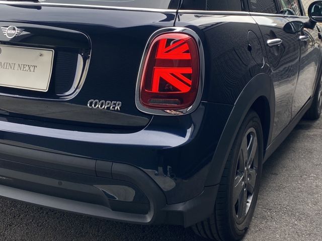 BMW MINI COOPER 5DOOR 2022 Image 31