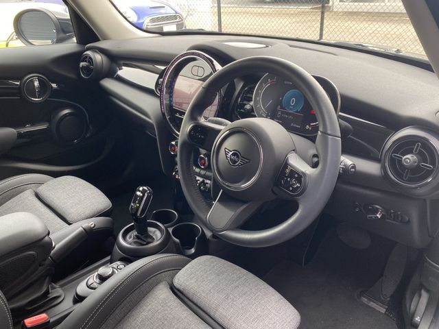 BMW MINI COOPER 5DOOR 2022 Image 31