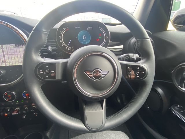 BMW MINI COOPER 5DOOR 2022 Image 31