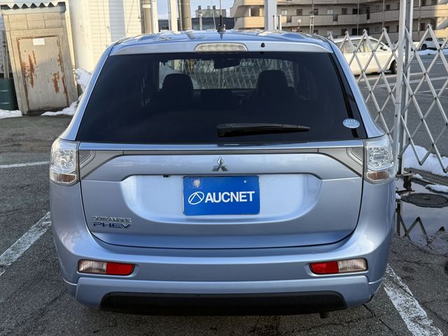 MITSUBISHI OUTLANDER PHEV 2013 Image 31