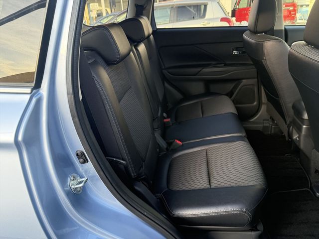 MITSUBISHI OUTLANDER PHEV 2013 Image 31