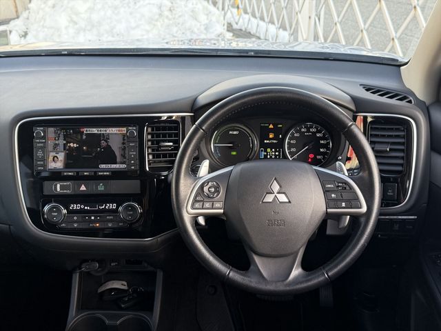 MITSUBISHI OUTLANDER PHEV 2013 Image 31