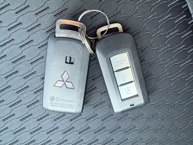 MITSUBISHI OUTLANDER PHEV 2013 Image 31