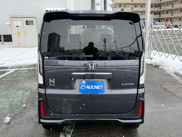 HONDA N BOX CUSTOM 2023 Image 31