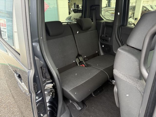 HONDA N BOX CUSTOM 2023 Image 31